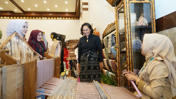 Persatuan Istri Prajurit Kodam II/Swj Tampilkan Kreasi UMKM Khas Palembang untuk Program #PersitBisa/Pendam Sriwijaya