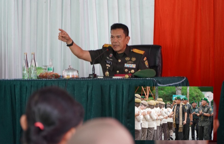 Komandan Korem 043/Gatam Brigjen TNI Rikas Hidayatullah, S.E., M.M., saat memberikan pengarahan kepada Prajurit, PNS, Pegawai Pemerintah dengan Perjanjian Kerja (PPPK), serta Tenaga Kerja Sukarela (TKS) Denkesyah 02.04.03 Lampung di Aula Serbaguna Denkesyah, Bandar Lampung./Dok: Penrem Gatam