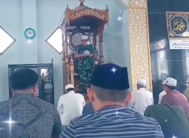 Kapten Taufik Al Hidayah Ajak Jamaah Teladani Akhlak Rasulullah dalam Khutbah Jumat/Sriwijayadaily.