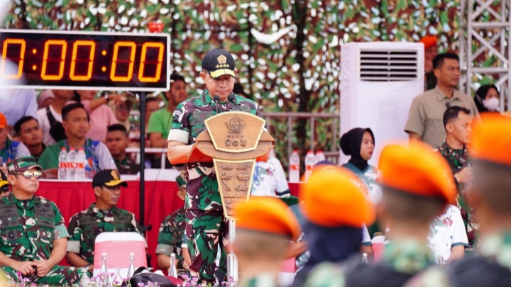 Panglima TNI Jenderal TNI Agus Subiyanto secara resmi membuka Military Style Drum Corps Competition Panglima TNI Cup Tahun 2024/Dok. Puspen TNI