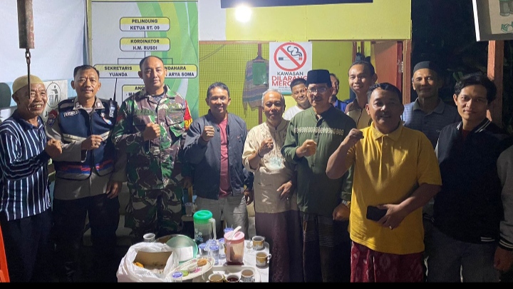Pastikan Situasi Kondusif, Babinsa Kelurahan Pasir Putih Patroli Malam Natal/sriwijayadaily