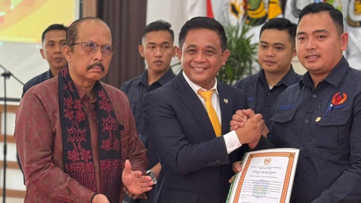 Ketua KONI Provinsi Jambi Budi Setiawan Melantik Kepengurusan KONI Kota Sungai Penuh Periode 2024-2028/MR