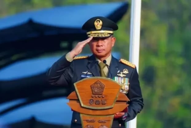Panglima TNI Jenderal TNI Agus Subiyanto merotasi dan mutasi sejumlah jabatan strategis di lingkungan Tentara Nasional Indonesia (TNI)/Puspen TNI